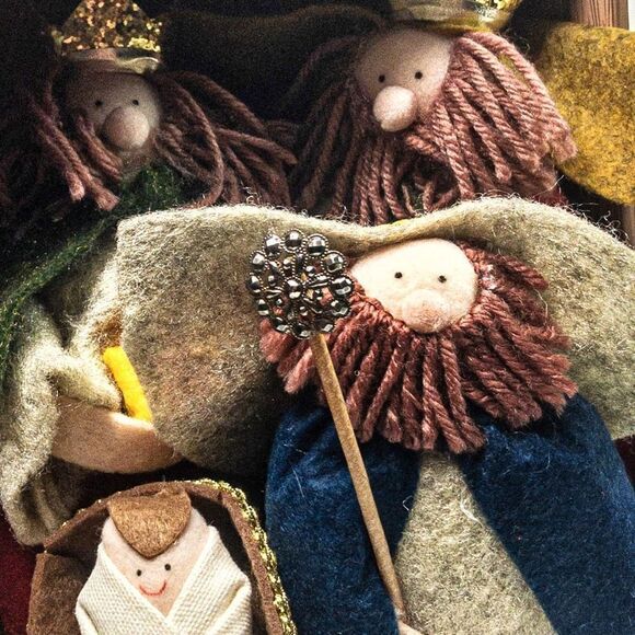 Felted Plush Nativity Crèche 5 Pieces Christmas Decor - Picture 12 of 14